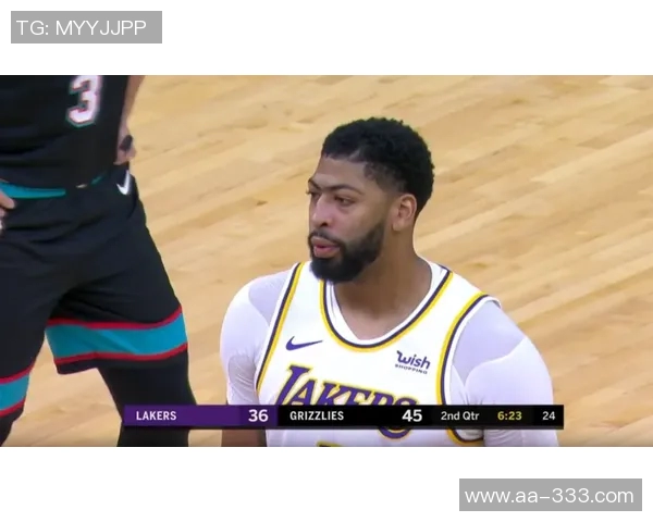 克莱首节火力全开9投5中三分球6投3中轻松斩获14分2篮板1助攻 克莱首节火力全开9投5中三分球6投3中轻松斩获14分2篮板1助攻